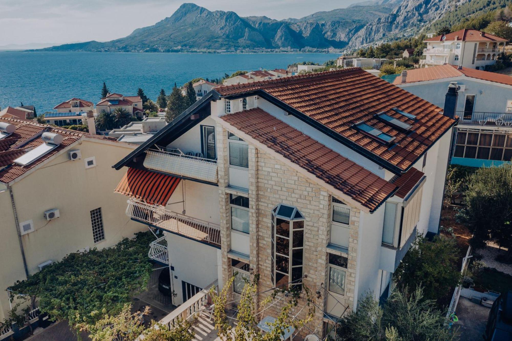 Apartmani Miljak Omiš Eksteriør billede
